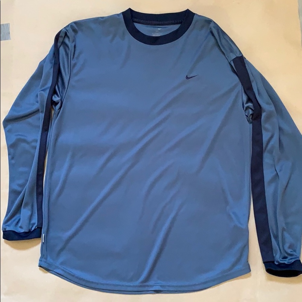 Men’s Nike long sleeve tee size large